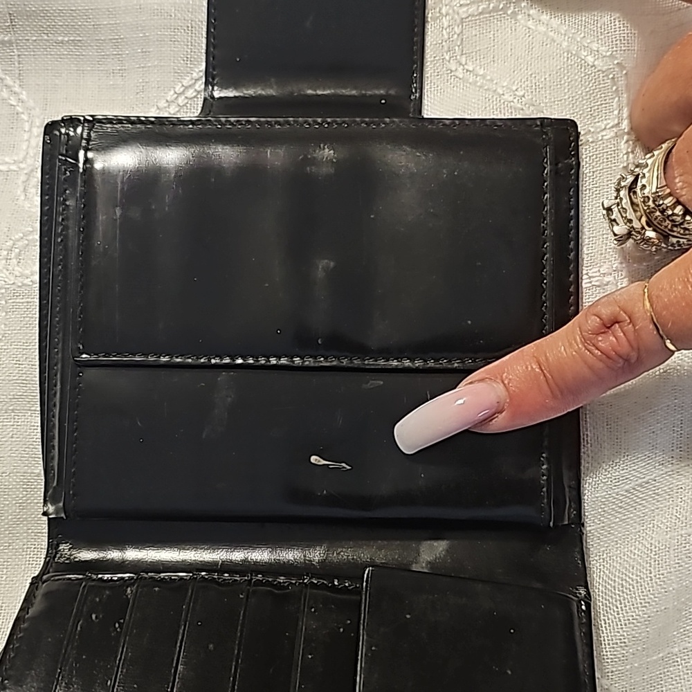 Authentic BVLGARI Wallet Unisex - Picture 6 of 13